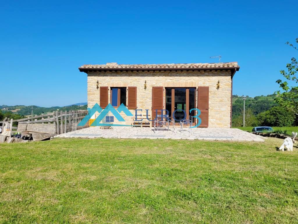 3567 FARMHOUSE SALE MONTEFORTINO1