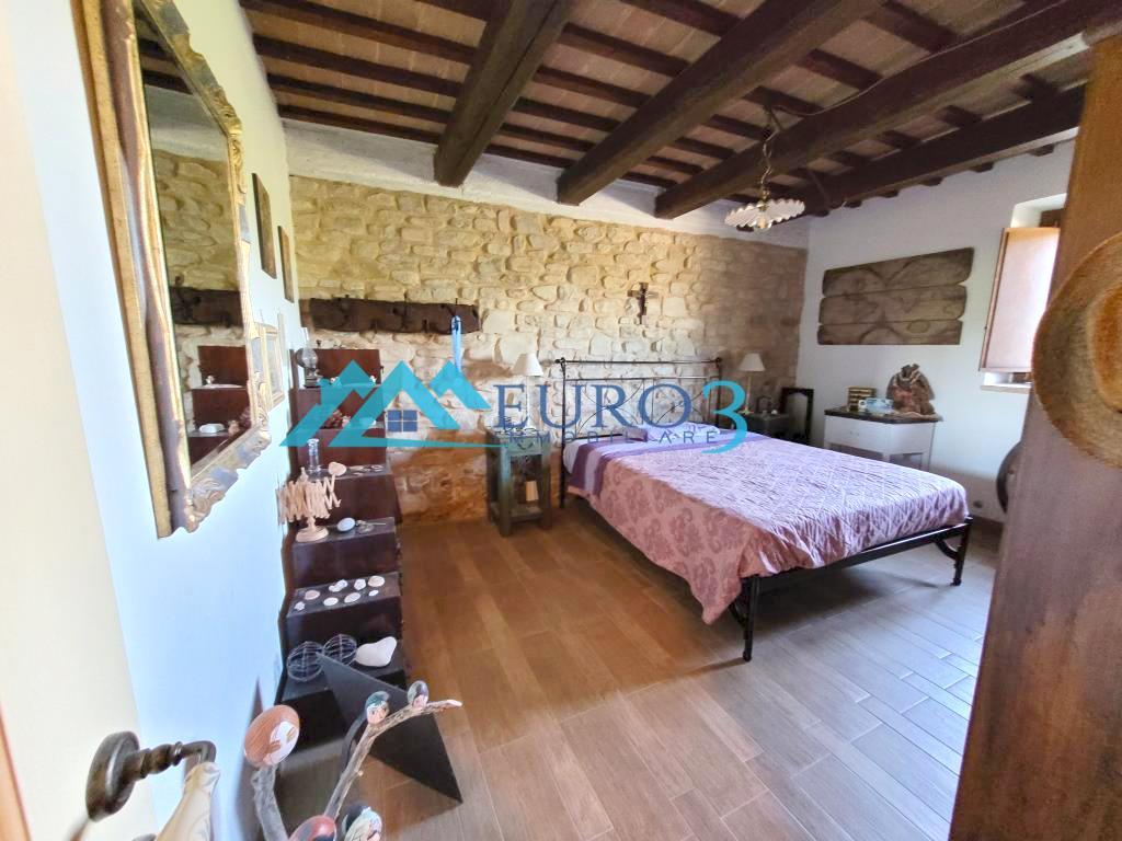 3567 FARMHOUSE SALE MONTEFORTINO21