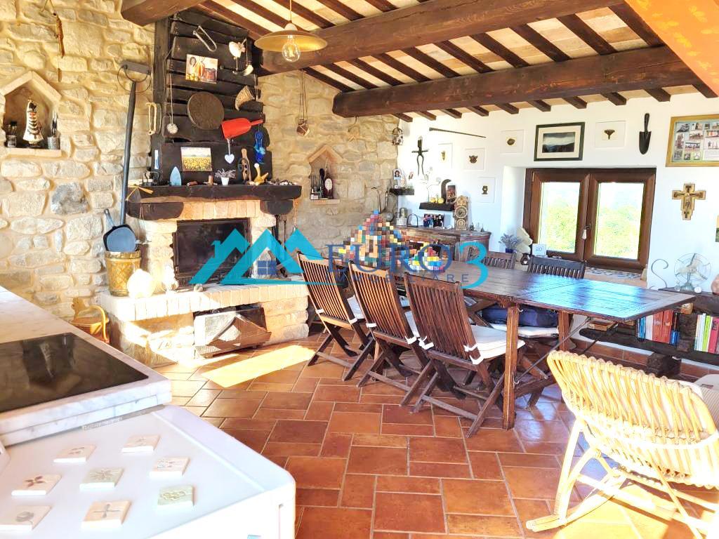 3567 FARMHOUSE SALE MONTEFORTINO37