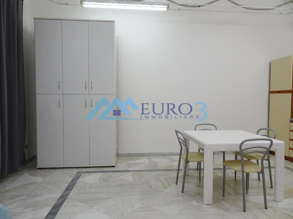 3586 MONOLOCALE AFFITTO ASCOLI PICENO2
