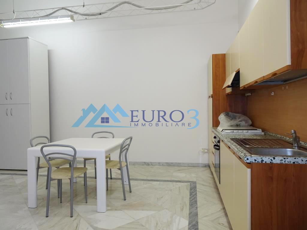3586 MONOLOCALE AFFITTO ASCOLI PICENO4