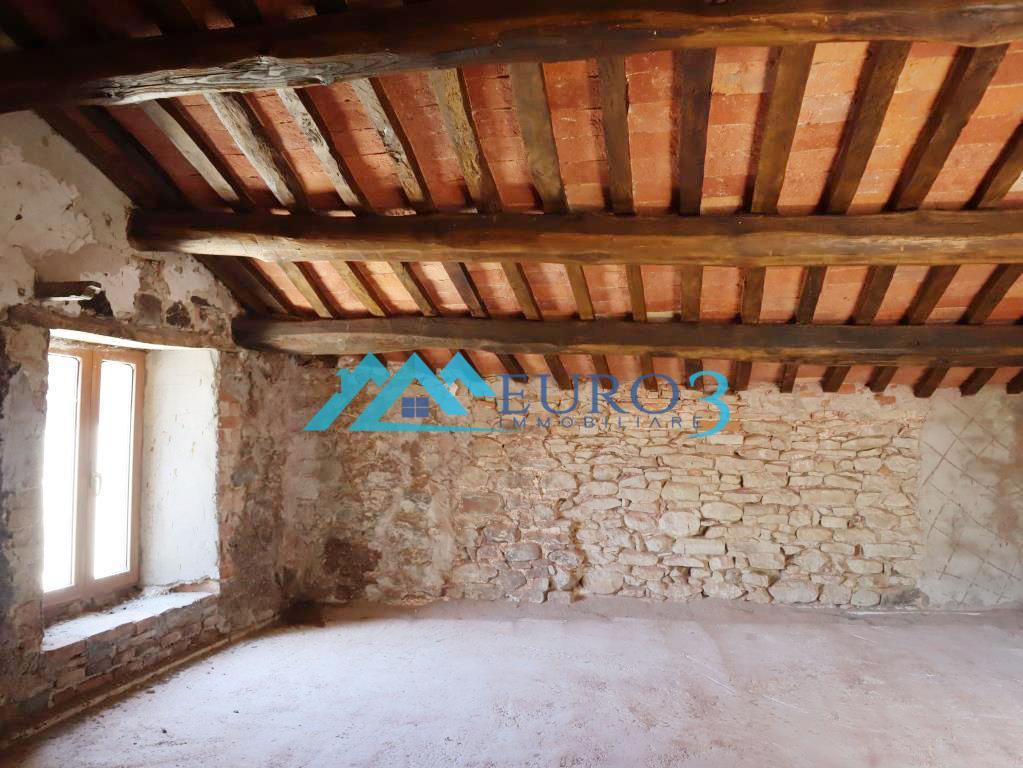 3596 CASA CIELO-TERRA VENDITA COMUNANZA7