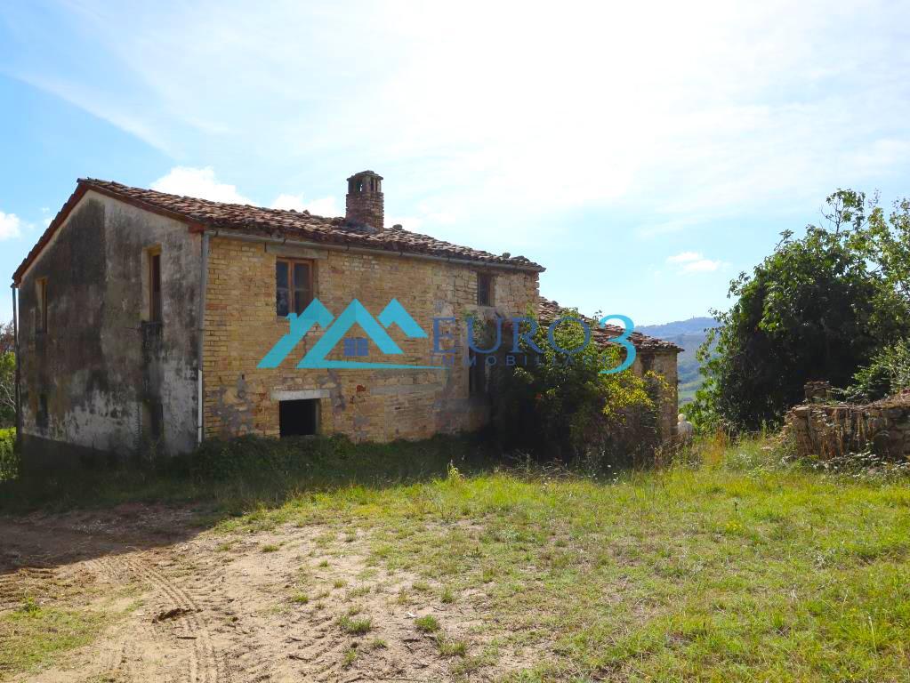 3597 FARMHOUSE SALE MONTELPARO7
