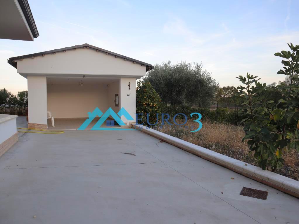 3625 VILLA VENDITA NERETO18