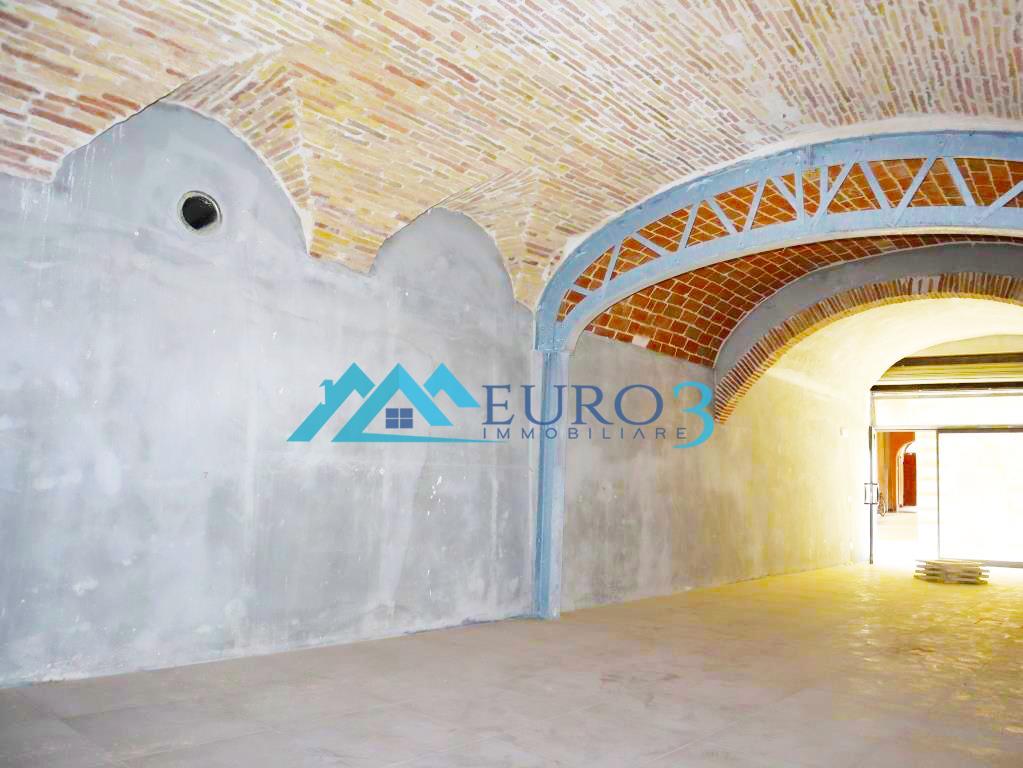 3642 COMMERCIAL PREMISES RENT ASCOLI PICENO11