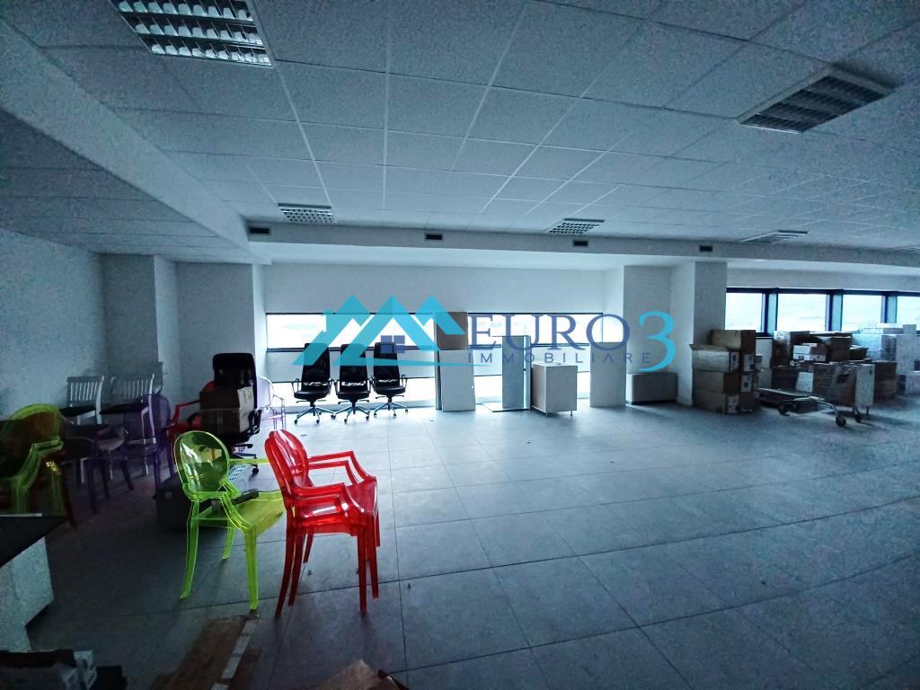 3647 UFFICIO AFFITTO CASTEL DI LAMA2