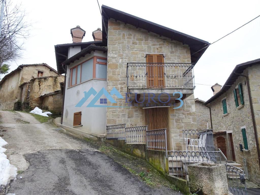 3662 - CASA CIELO-TERRA - VENDITA - € 95000 - ASCOLI PICENO
