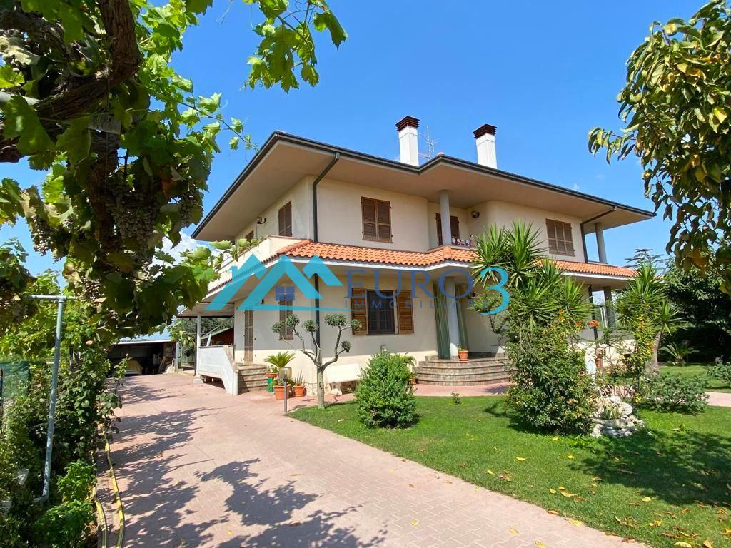 3681 - VILLA - VENDITA - € 630000 - MARTINSICURO