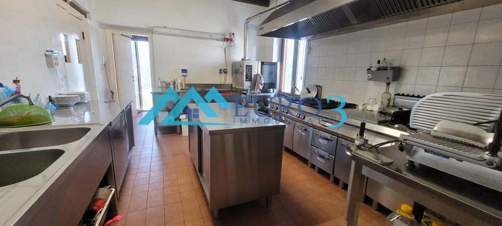 3720 CASOLARE VENDITA ROCCAFLUVIONE16