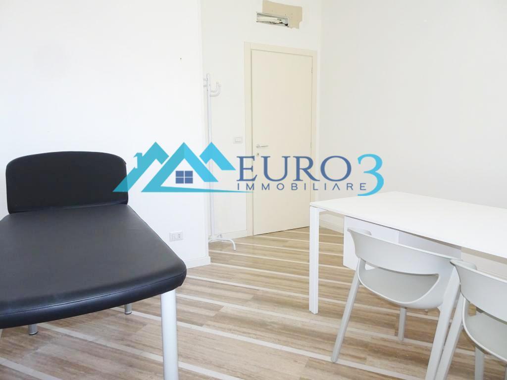 3722 COMMERCIAL PREMISES RENT ASCOLI PICENO4
