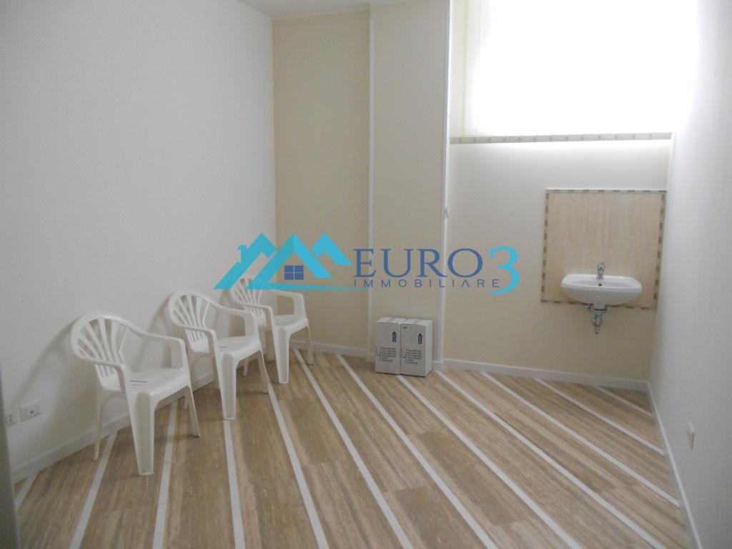 3722 COMMERCIAL PREMISES RENT ASCOLI PICENO8