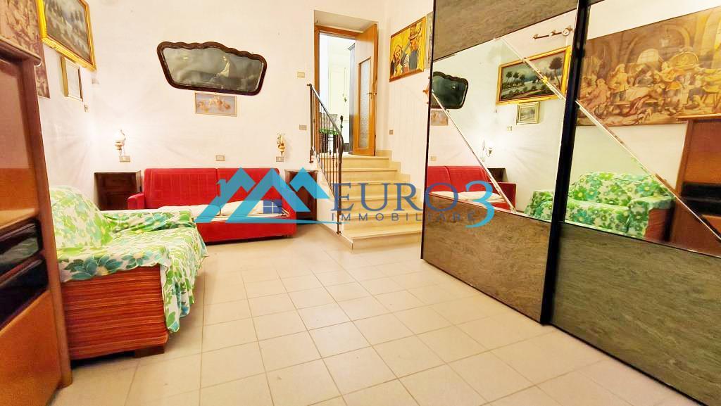 3740 - APARTMENT - SALE - € 58000 - ASCOLI PICENO FIELD PARIGNE