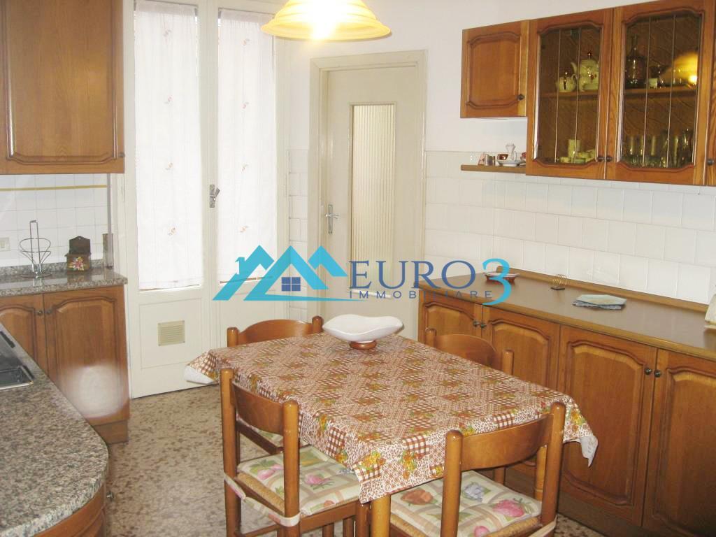 3755 - APPARTAMENTO - VENDITA - € 110000 - ASCOLI PICENO PORTA MAGGIORE