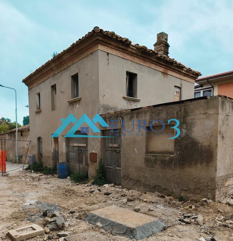 3776 CASA SINGOLA VENDITA CASTEL DI LAMA3