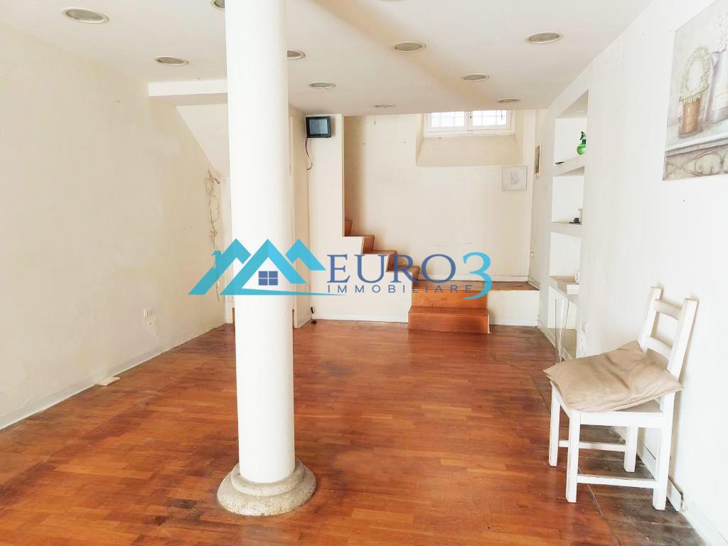 3779 - LOCALE COMMERCIALE - VENDITA - € 95000 - ASCOLI PICENO CENTRO