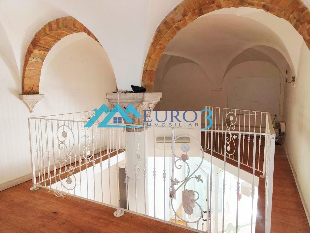 3779 LOCALE COMMERCIALE VENDITA ASCOLI PICENO4