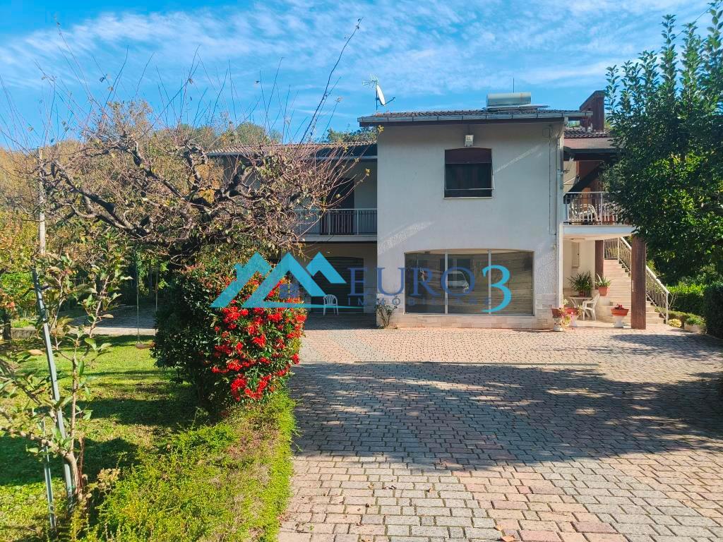 3822 DETACHED HOUSE SALE ROCCAFLUVIONE10