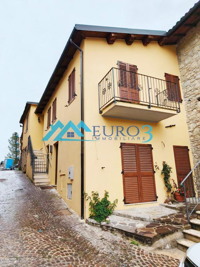 3828 APPARTAMENTO VENDITA ROCCAFLUVIONE5