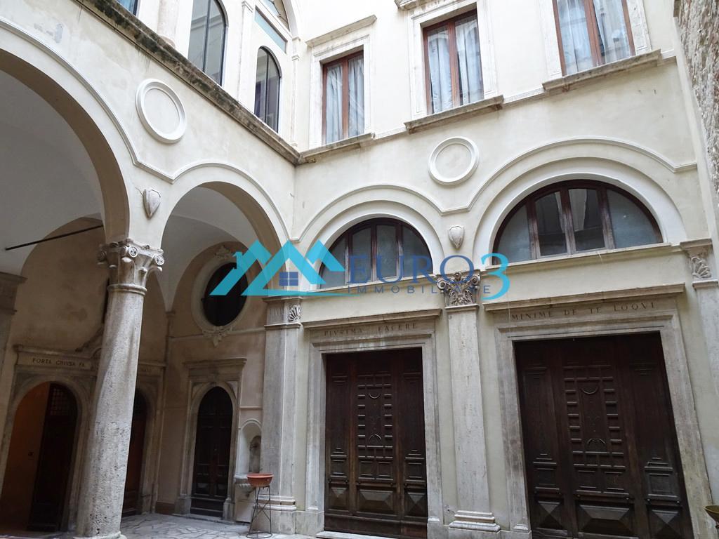 <span class='testorotoimmob'>3848 - APARTMENT - SALE - ASCOLI PICENO CENTER</span>