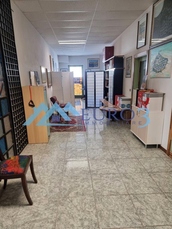 3851 COMMERCIAL PREMISES SALE MONTEFIORE DELL'ASO5