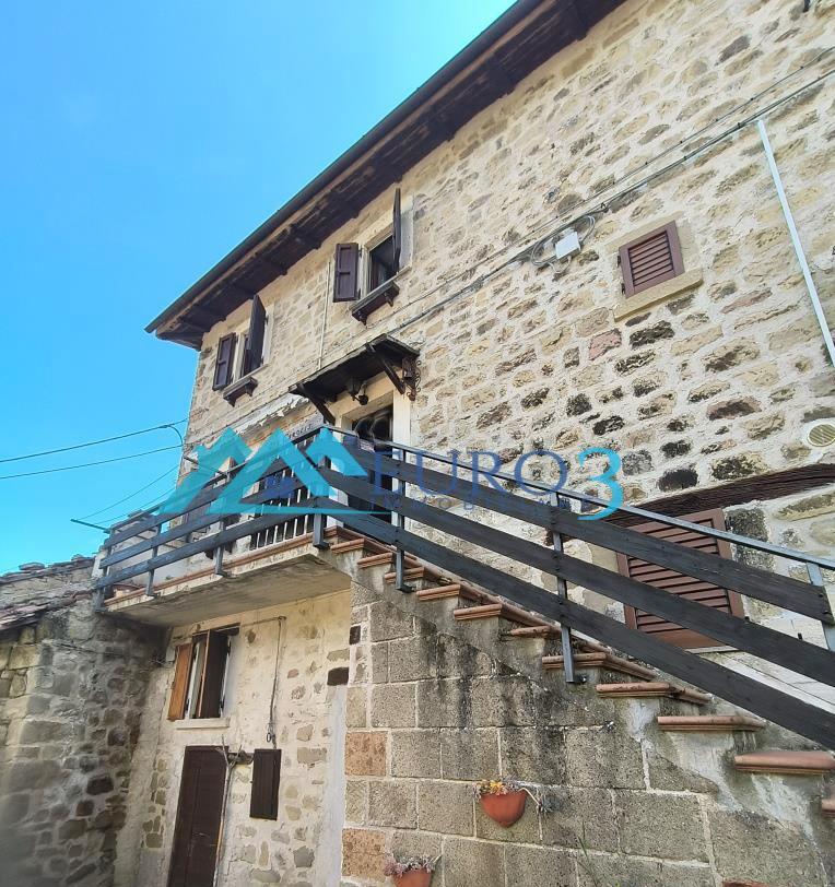 3857 - CASA CIELO-TERRA - VENDITA - € 48000 - ACQUASANTA TERME ROCCA DI MONTECALVO