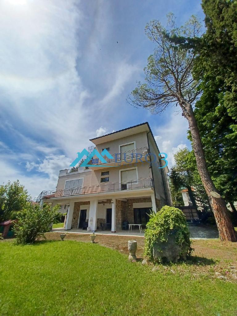 3869 - VILLA - SALE - € 240000 - CIVITELLA DEL TRONTO VILLA LEMPA