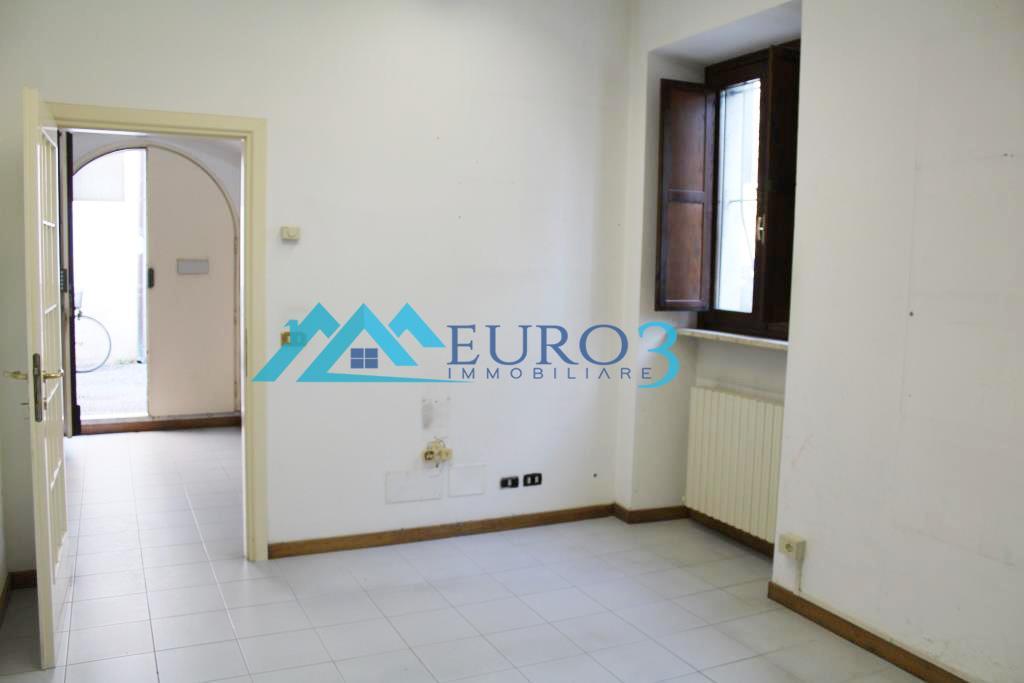 <span class='testorotoimmob'>3873 - OFFICE - RENT - ASCOLI PICENO CENTER</span>