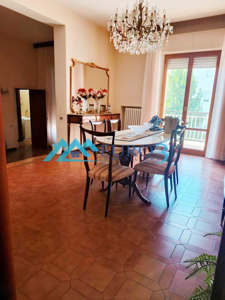 <span class='testorotoimmob'>3878 - APPARTAMENTO - VENDITA - VENAROTTA</span>