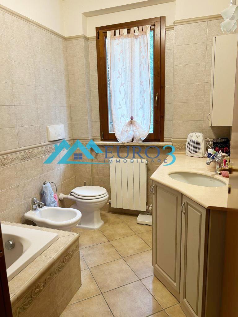 3882 ATTIC SALE ASCOLI PICENO12