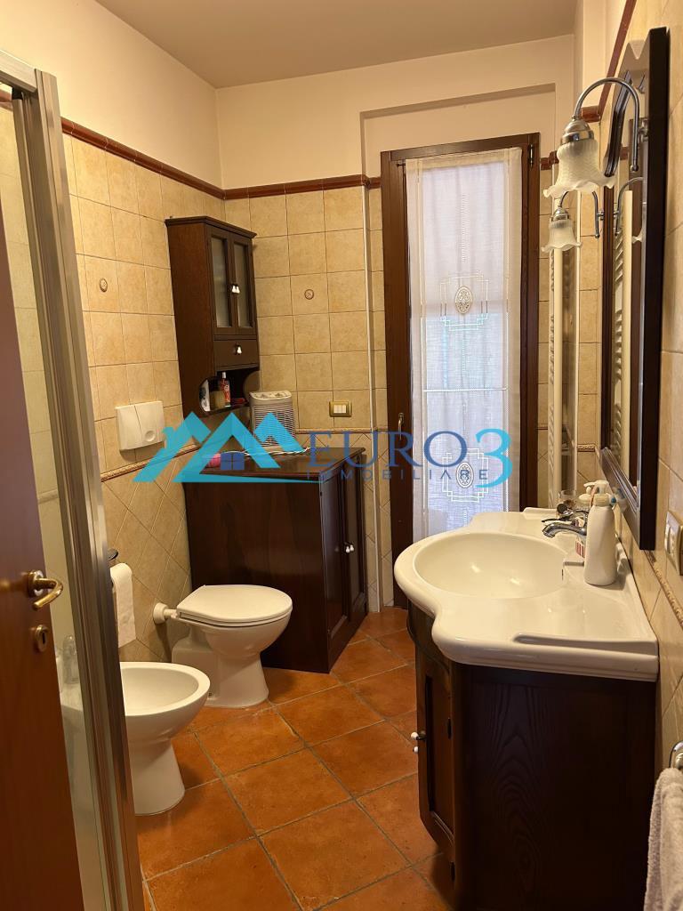 3882 ATTIC SALE ASCOLI PICENO9