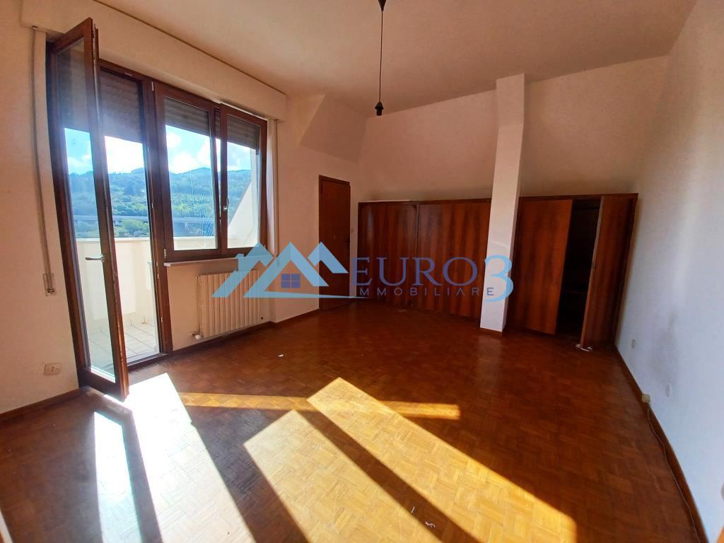 3883 ATTIC SALE ASCOLI PICENO9