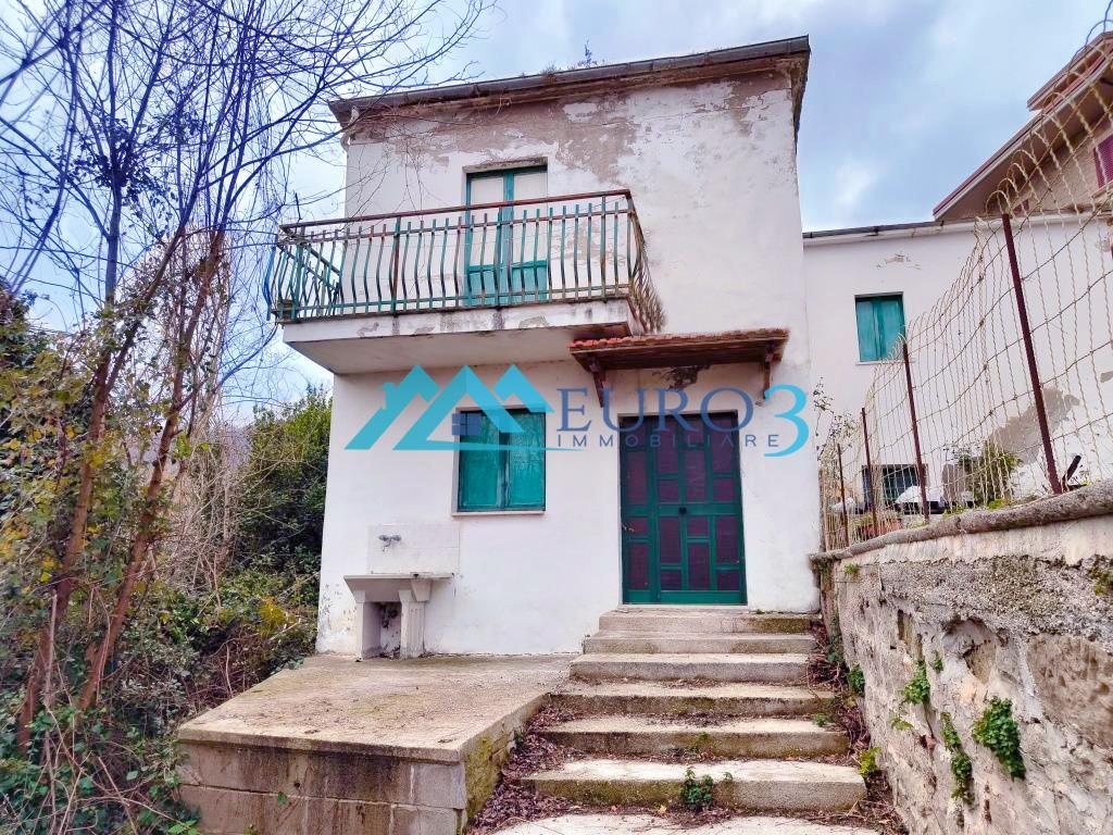 <span class='testorotoimmob'>3884 - CASA SINGOLA - VENDITA - VENAROTTA</span>