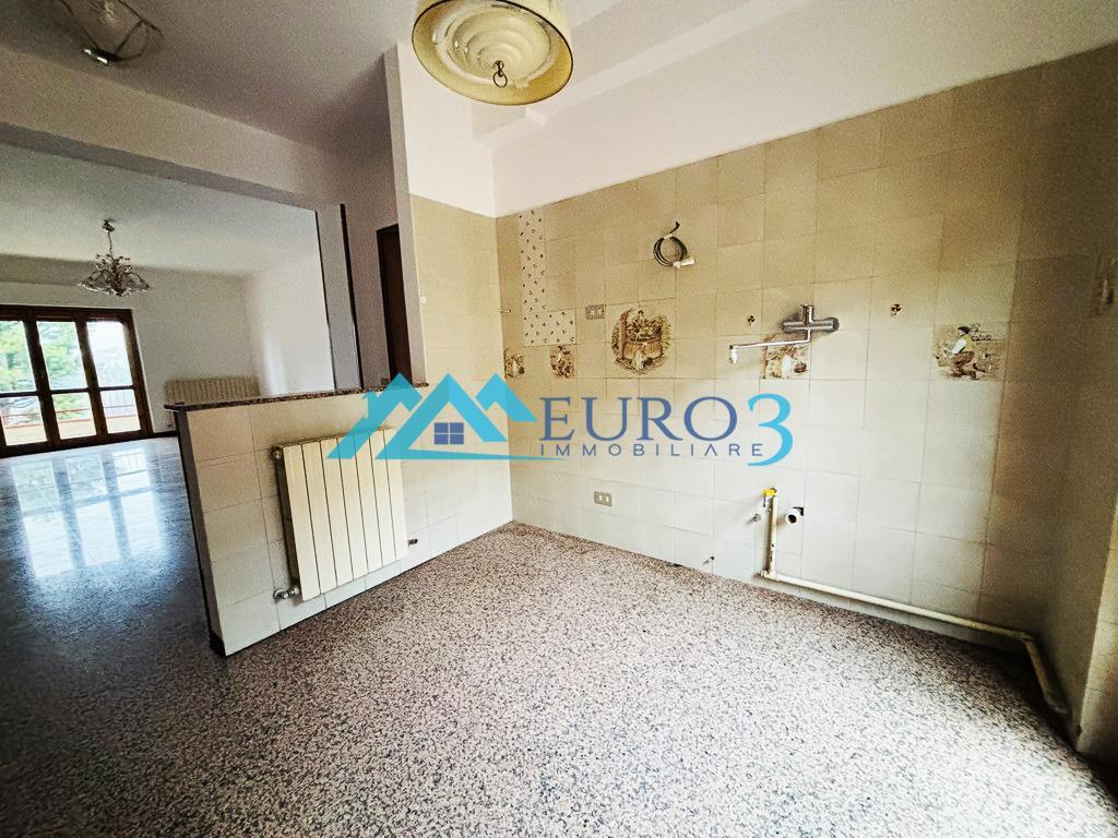 3898 APARTMENT SALE OFFIDA3