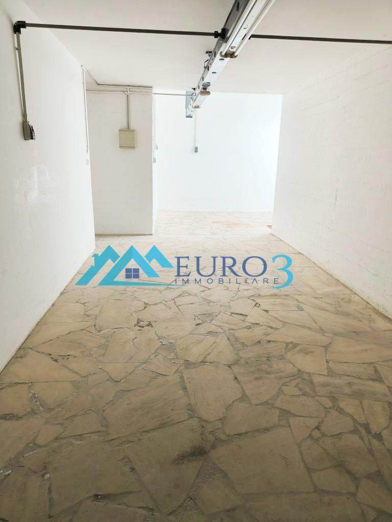 3901 GARAGE VENDITA ASCOLI PICENO5