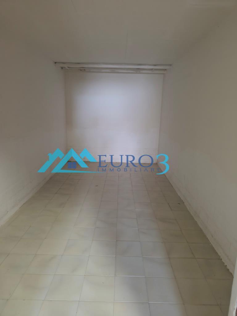 3901 GARAGE VENDITA ASCOLI PICENO7