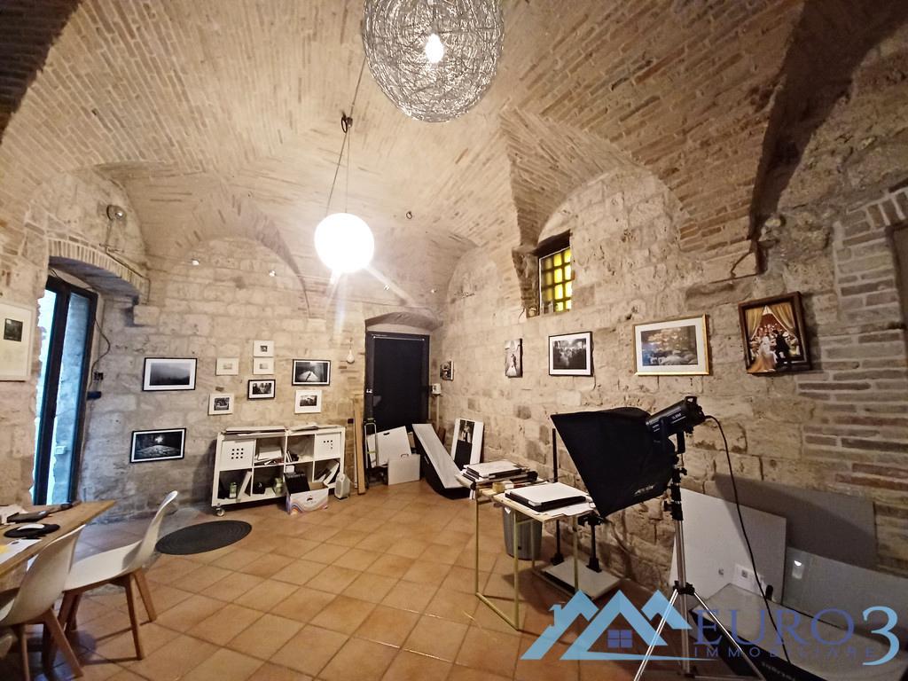 3921 COMMERCIAL PREMISES RENT ASCOLI PICENO3