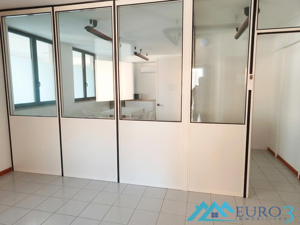 3942 UFFICIO AFFITTO MONTEPRANDONE1