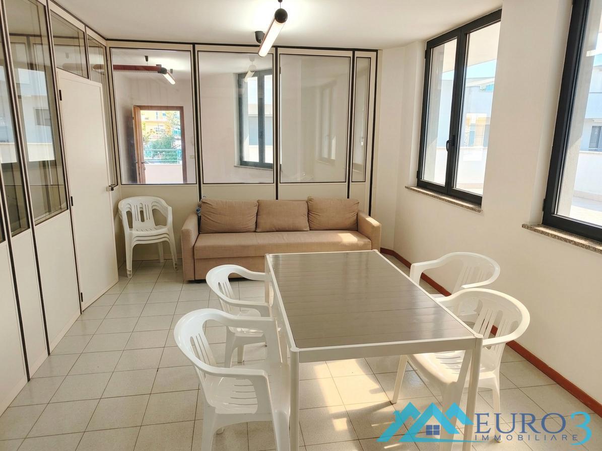 3942 UFFICIO AFFITTO MONTEPRANDONE3