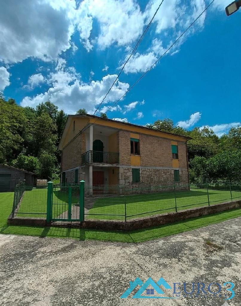 3947 CASA SINGOLA VENDITA COMUNANZA4