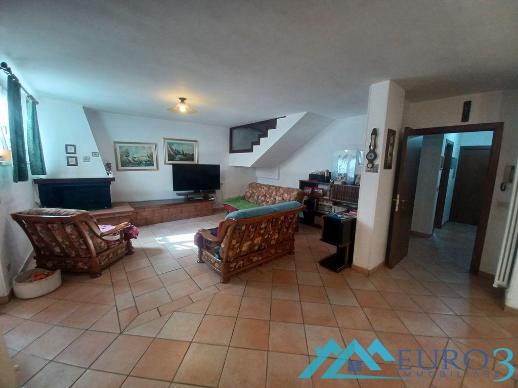 3948 VILLA A SCHIERA VENDITA ASCOLI PICENO4