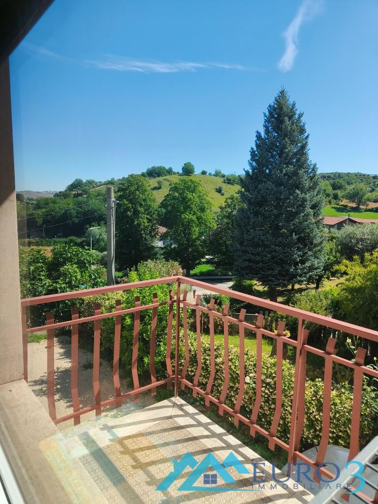 3956 VILLA A SCHIERA VENDITA FOLIGNANO9
