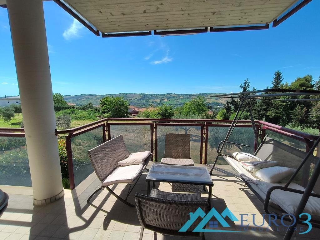 3957 APPARTAMENTO VENDITA CASTEL DI LAMA1