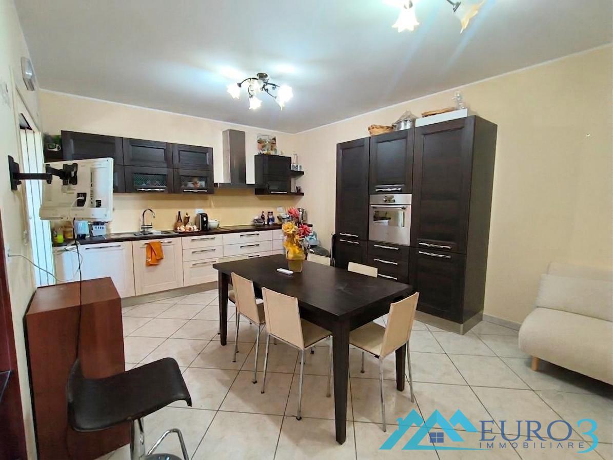 3957 APPARTAMENTO VENDITA CASTEL DI LAMA2