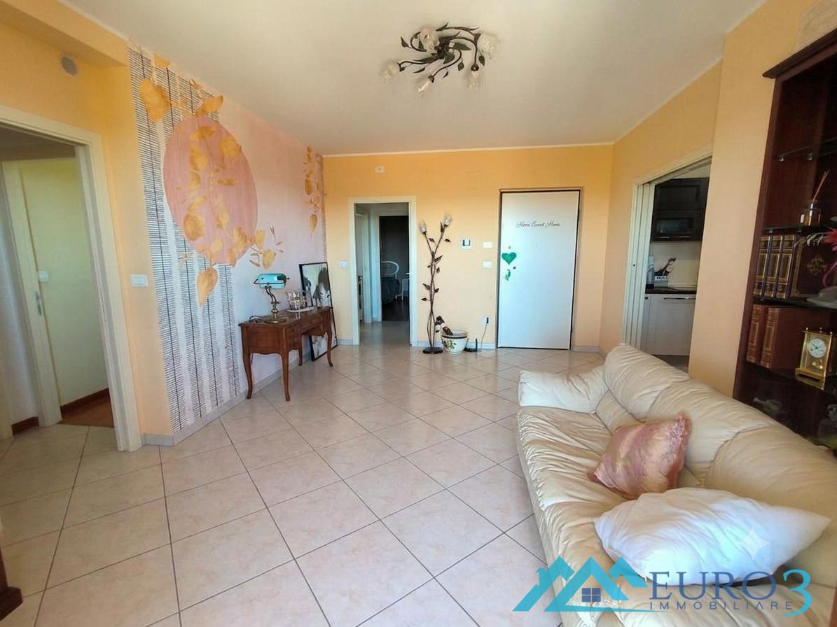 3957 APPARTAMENTO VENDITA CASTEL DI LAMA4