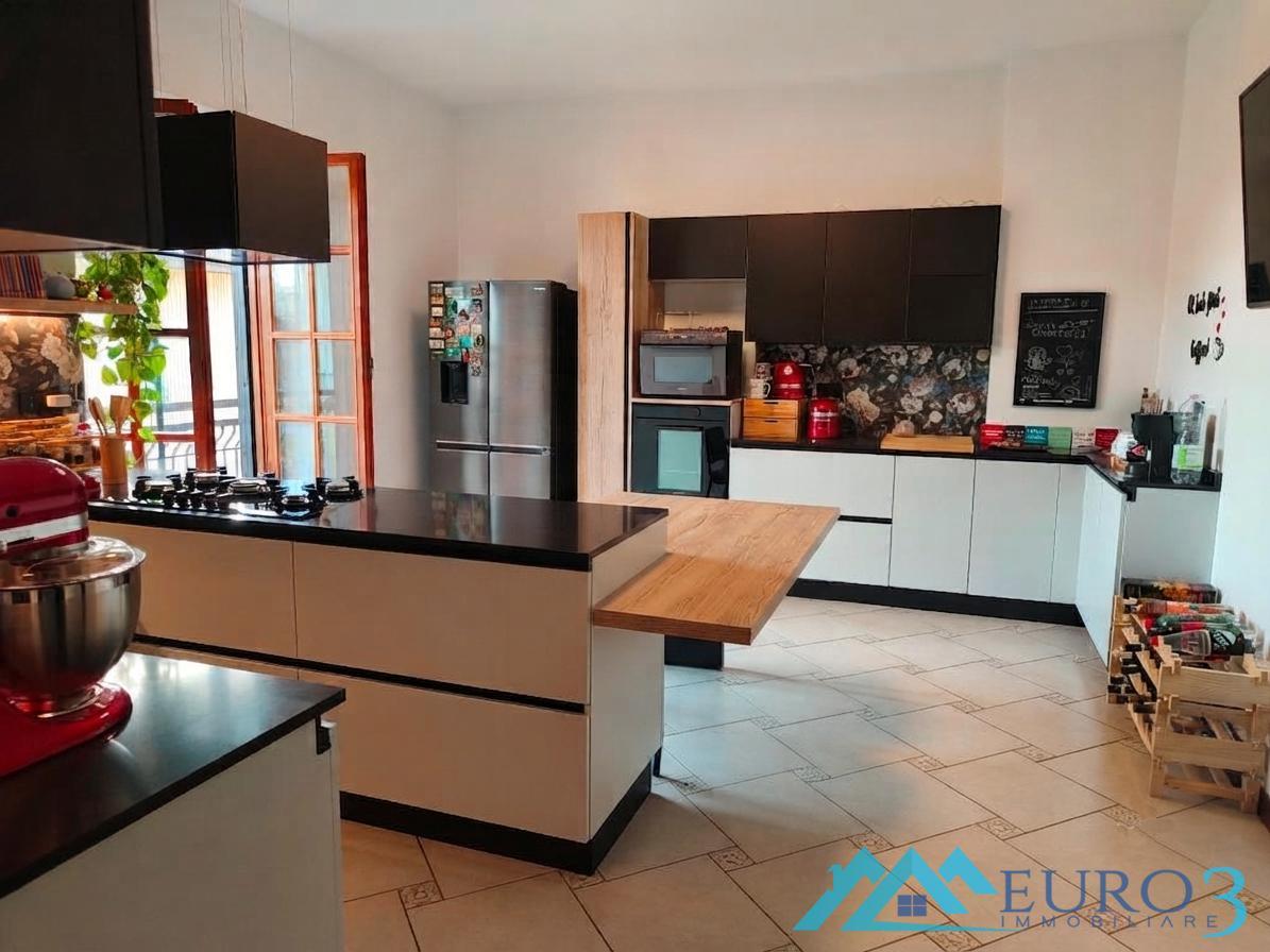 3961 APPARTAMENTO VENDITA CASTEL DI LAMA3