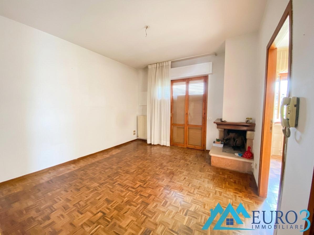 3974 VILLINO VENDITA FOLIGNANO13