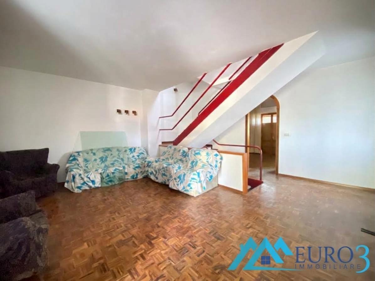 3974 VILLINO VENDITA FOLIGNANO2
