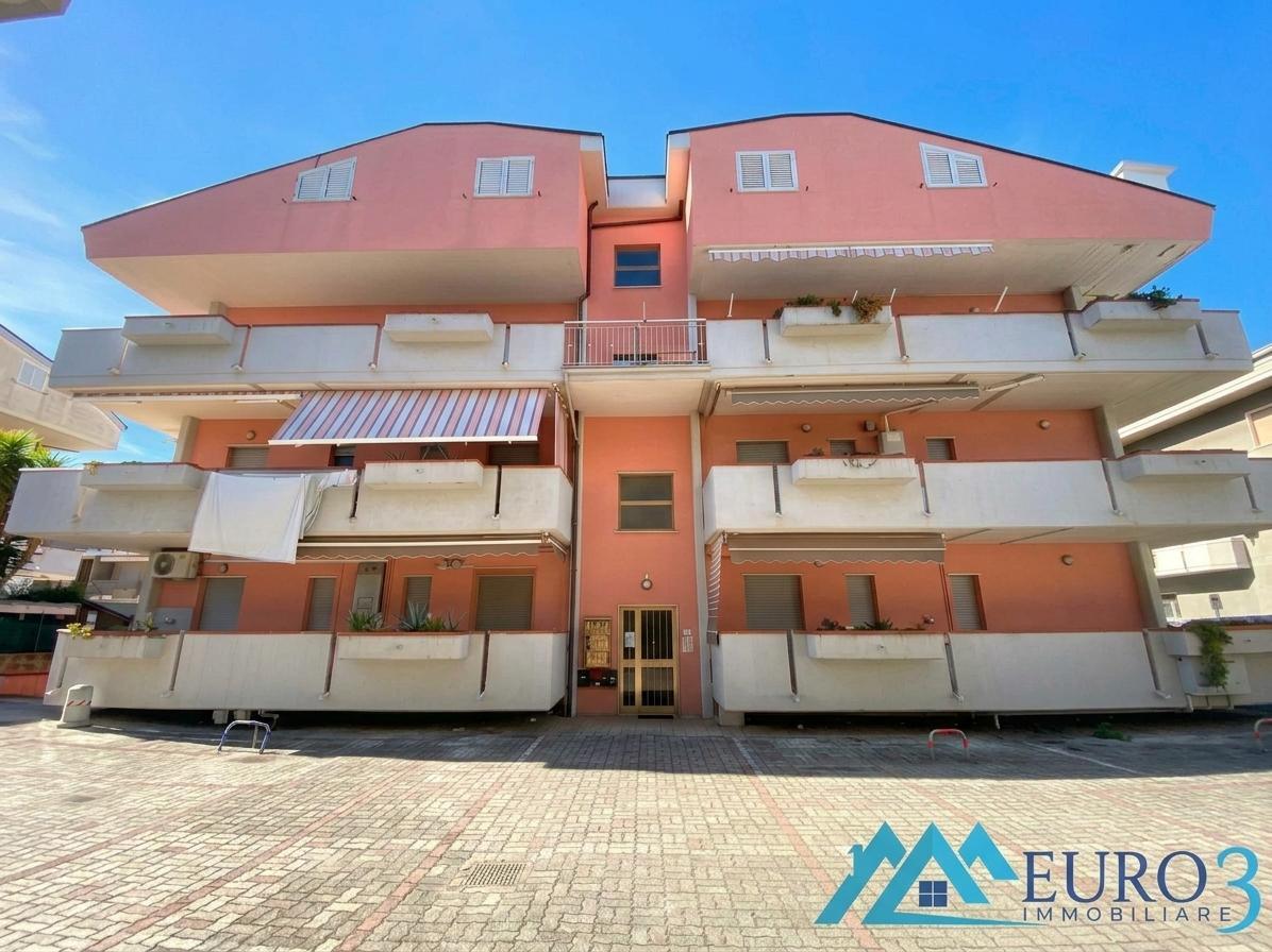 3980 - APARTMENT - SALE - € 75000 - ALBA ADRIATICA ALBA ADRIATICA